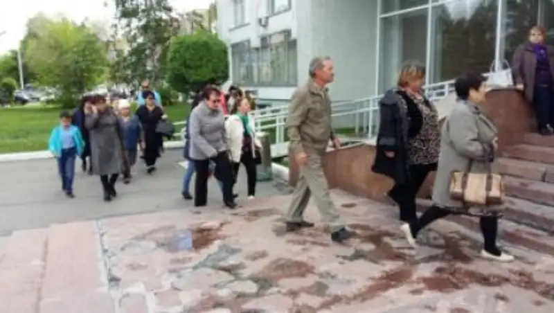 Пострадавшие от потопа пришли за деньгами к акиму Семея