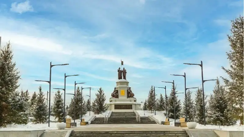 памятник, фото - Новости Zakon.kz от 16.12.2021 13:47