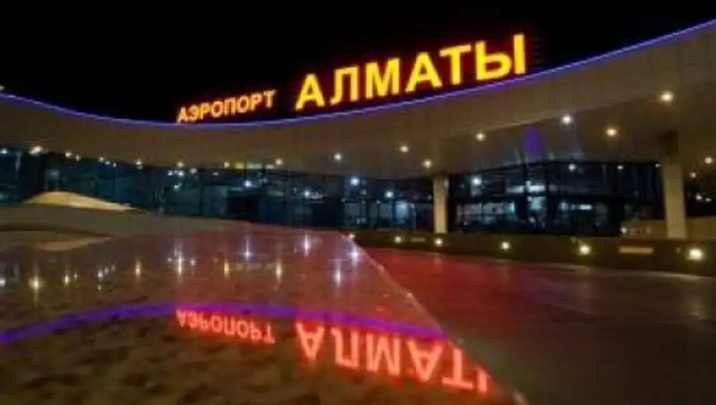 Девять рейсов задерживаются в аэропорту Алматы