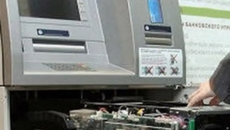 Специалист-электронщик ограбил банкомат в Южном Казахстане