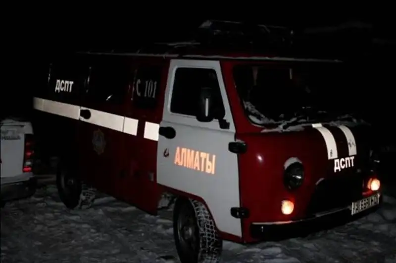 Несколько районов Алматы остались без света из-за пожара на подстанции (фото), фото - Новости Zakon.kz от 20.12.2012 14:48