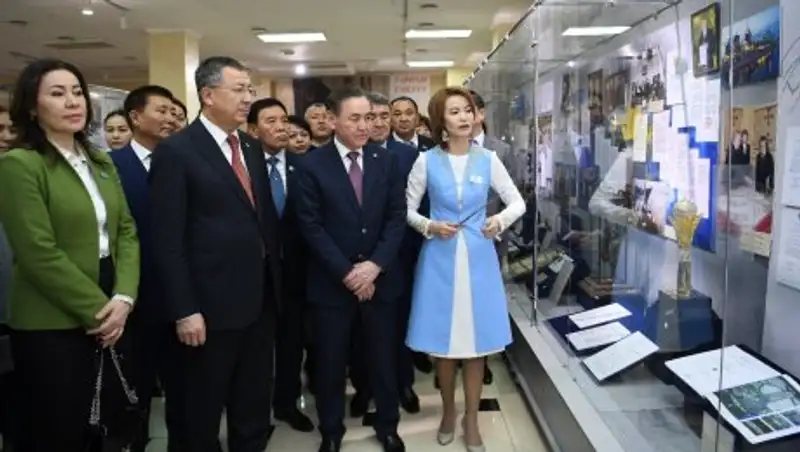 В ЮКО начал свою работу проект передвижной выставки главы государства