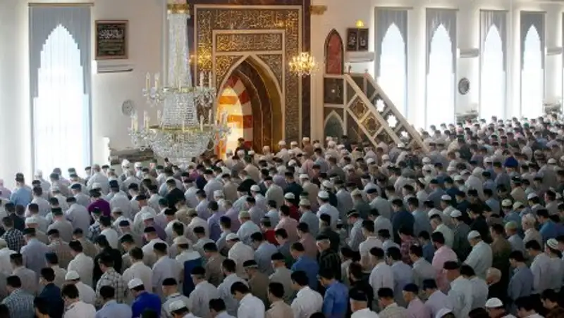 В турецком Кайсери на молящихся в мечети рухнула люстра