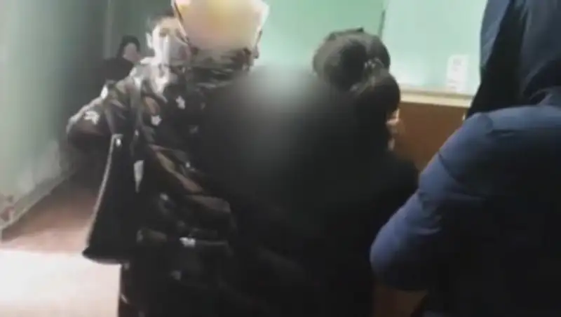 В Актау женщины подрались в очереди за АСП