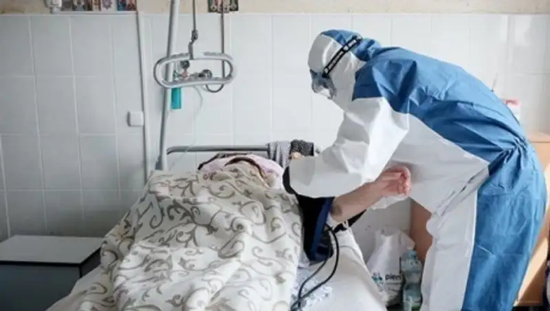 Британка установила рекорд по срокам лечения коронавируса