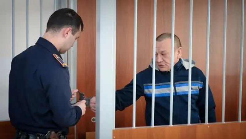 Заключенного, ставшего донором для больной лейкозом сестры, освободили в зале суда