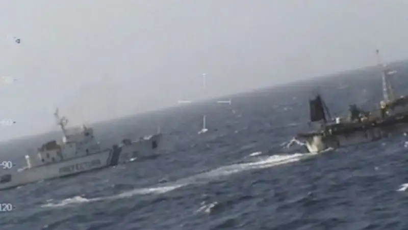 Аргентинские военные потопили китайский рыболовный траулер