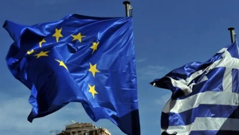 Власти греческого города убрали флаг ЕС со здания муниципалитета