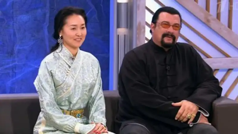 Стивен Сигал рассказал о своих бурятских корнях на шоу «Пусть говорят» 