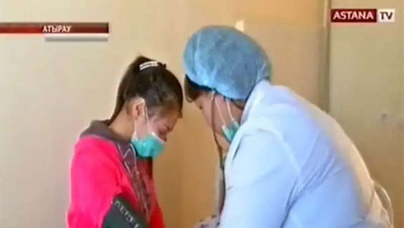 В Атырау после прививки против кори в больнице остаются 4 подростка