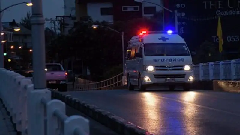 В Малайзии при падении пассажирского автобуса с обрыва погибли 13 человек