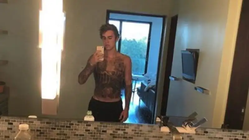 Джастин Бибер шокировал поклонников новым тату
