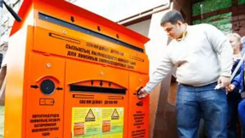 В Алматы до конца года установят 70 контейнеров для сбора ртутьсодержащих лампочек, фото - Новости Zakon.kz от 07.11.2013 15:39