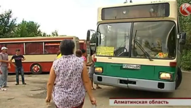 Два километра пешком: у сельчан отобрали автобус до Алматы