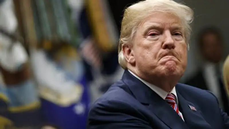 Трамп продлил санкции против Ирана