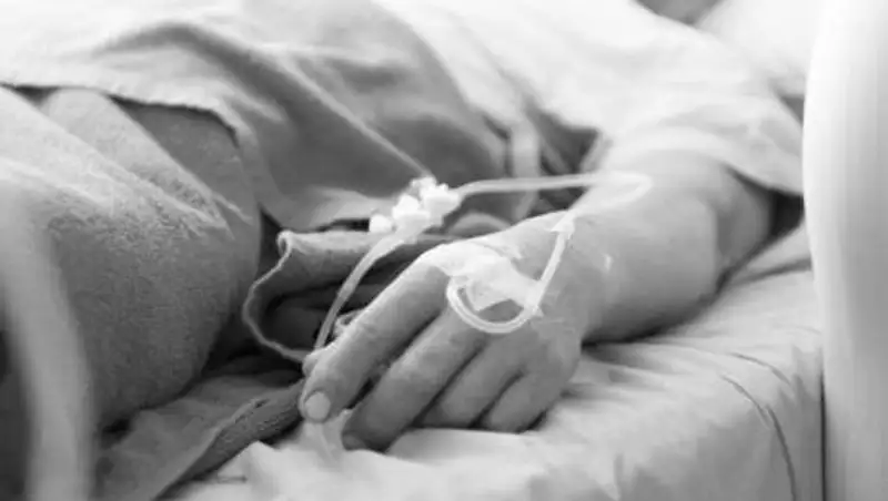 Пять человек скончались за сутки от коронавируса и пневмонии в Казахстане