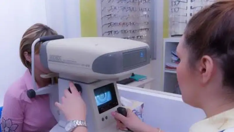 Лишился глаза: актюбинец обвинил врачей в халатности