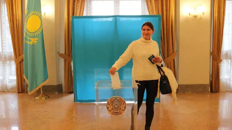 Открылись избирательные участки в Будапеште, Риме, Гааге и Братиславе , фото - Новости Zakon.kz от 20.11.2022 04:00