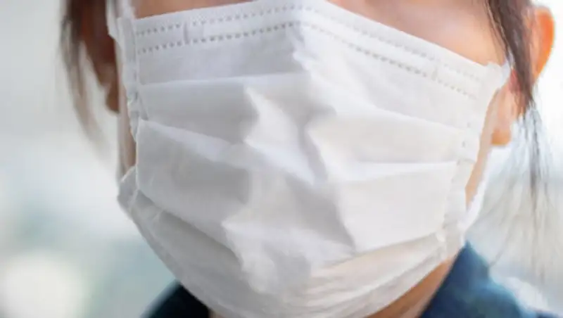 Маски для здоровых бесполезны. Зачем их рекомендуют носить алматинцам?