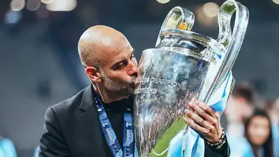 Футбол Раздача гонорара, фото - Новости Zakon.kz от 15.06.2023 17:23