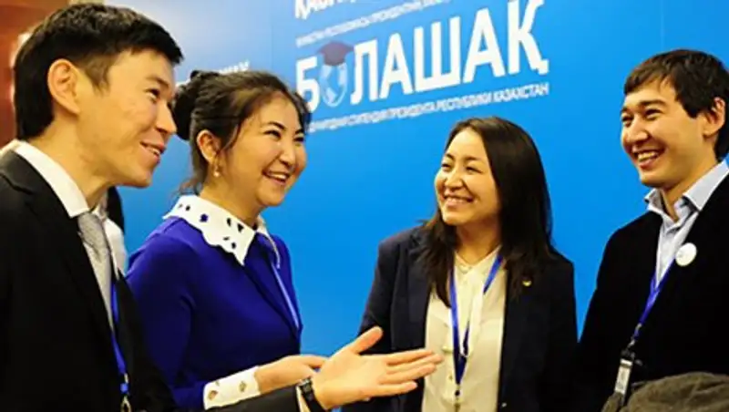 Около четверти выпускников болашаковцев работают топ-менеджерами