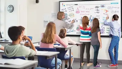 интерактив доска, фото - Новости Zakon.kz от 29.11.2021 13:04