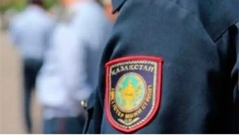 В Караганде в автобусе № 145 обокрали полицейского