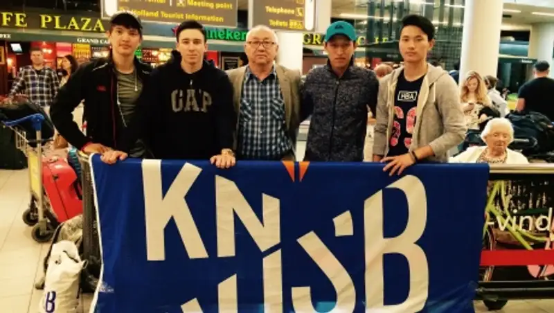 Сборная Казахстана по шорт-треку готовится к Олимпиаде под руководством голландца 