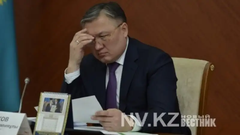 Аким Карагандинской обл отчитал подчиненных за то, что они не обновляют списки очередников