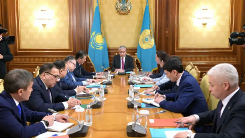 Президент провел совещание в Акорде