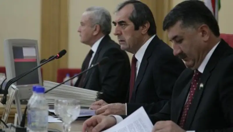 Таджикские сенаторы впервые присягнули на верность народу страны