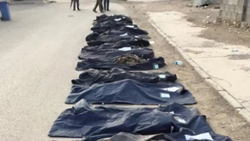 В братской могиле нашли тела 40 убитых "ИГ" женщин и детей