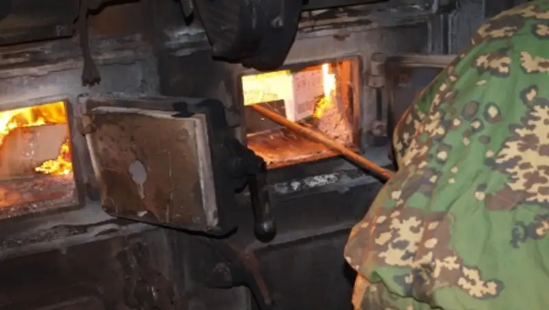 Школьникам Алматинской области показали процесс уничтожения наркотиков