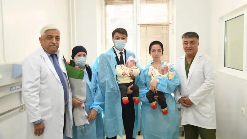 Узбекские врачи успешно разделили сиамских близнецов из Кыргызстана