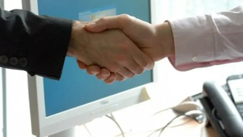 Электронный трудовой договор в Казахстане. Разбираем плюсы и минусы