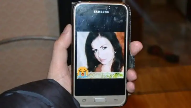 В подъезде жилого дома в Актобе нашли зверски избитую учительницу