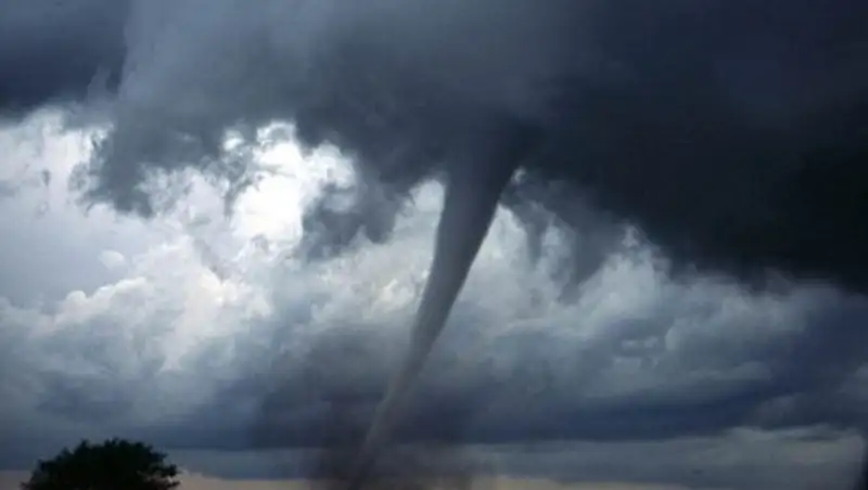 Число жертв смерча на востоке Китая возросло до 51 человека