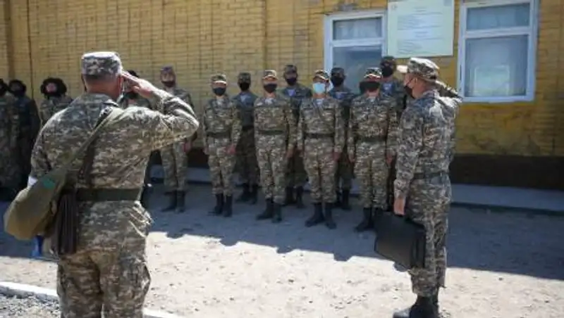 Стартовал осенний призыв в Казахстане
