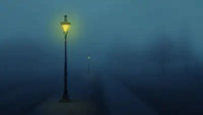 Туман, фонарь , фото - Новости Zakon.kz от 18.03.2022 15:13