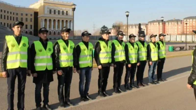 В Астане работают студенческие отряды правопорядка