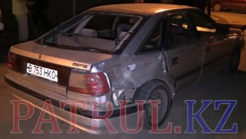 В Алматы при столкновении мотоцикла и машины пострадал ребенок