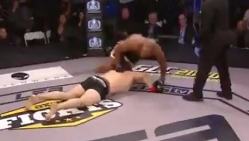 Боец MMA объяснил сальто со спины нокаутированного соперника