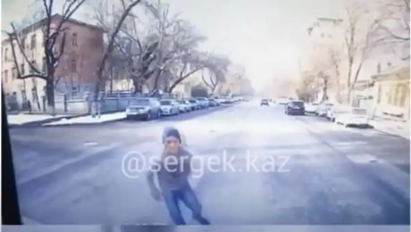 "Забодал" машину скорой помощи автоподставщик в Алматы