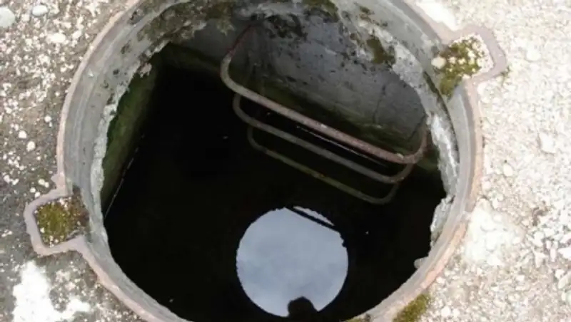 Жительница Экибастуза отсудила 500 тыс. тенге за падение в открытый колодец