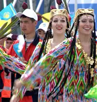 Казахстанцы отмечают День единства народа РК, фото - Новости Zakon.kz от 01.05.2013 15:19