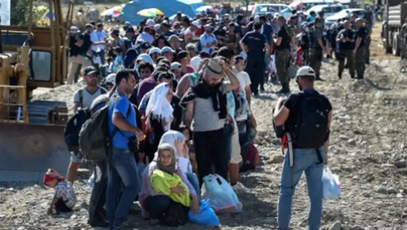 Тысяча мигрантов пыталась прорваться на паром на греческом Лесбосе