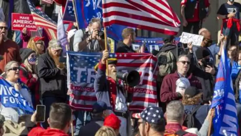 В США сторонники Трампа продолжают протестовать