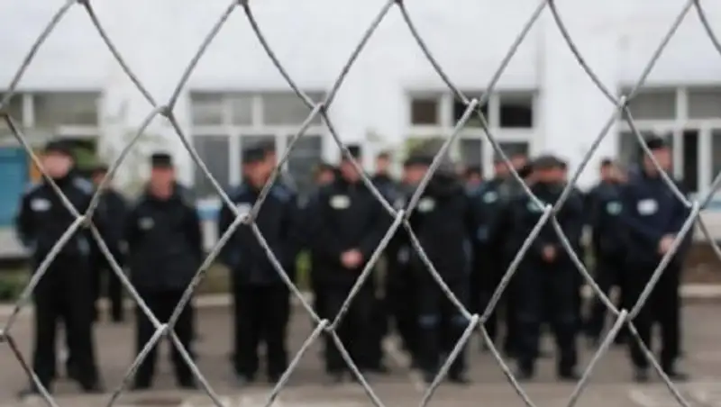 В Атырау осужденная напала на сотрудника колонии