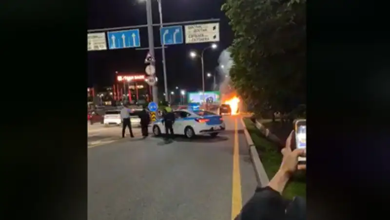 В Алматы сгорел автомобиль адвоката Айман Умаровой. Начато расследование