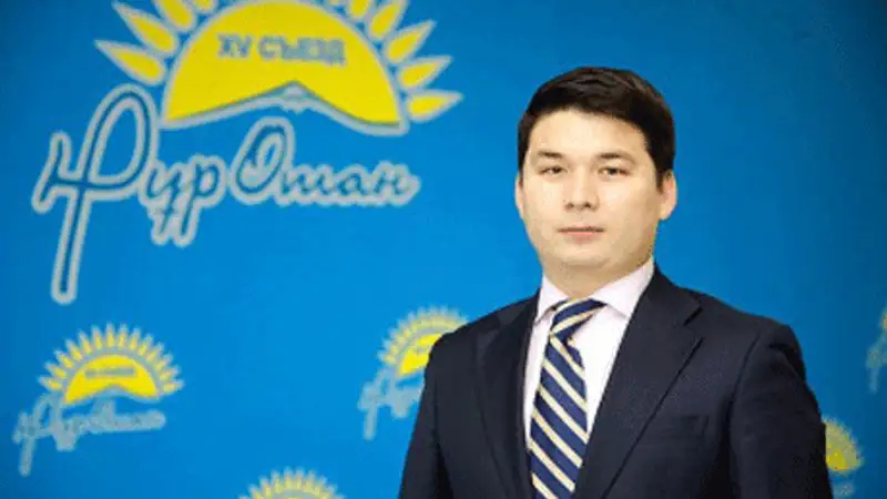 В «Нур Отане» сменились руководители общественной приемной партии, фото - Новости Zakon.kz от 28.11.2013 02:52